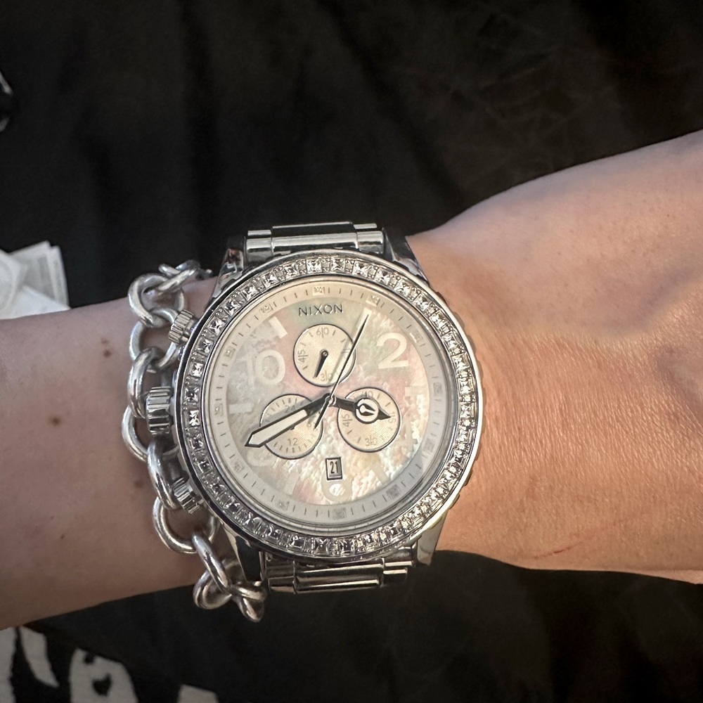 Women’s Nixon 42-20 chrono watch
